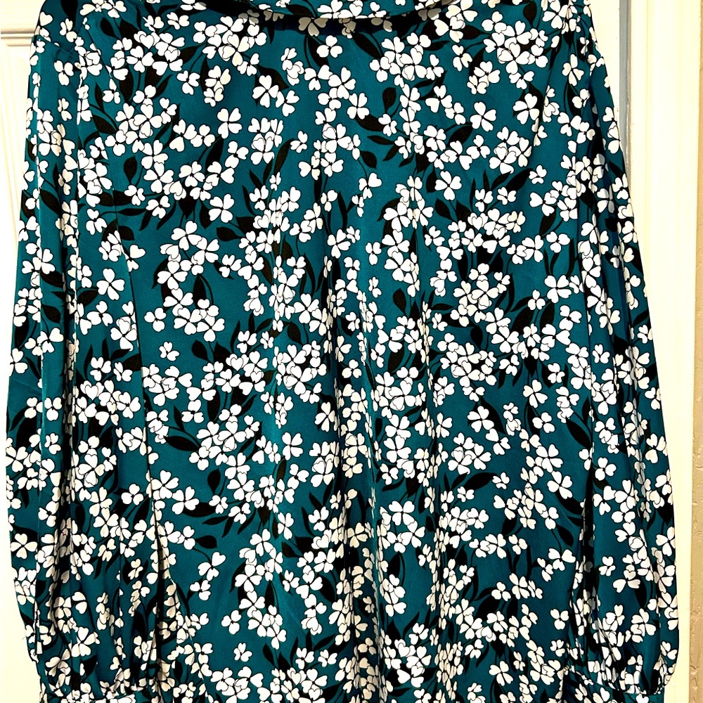Large Who What Wear shirt